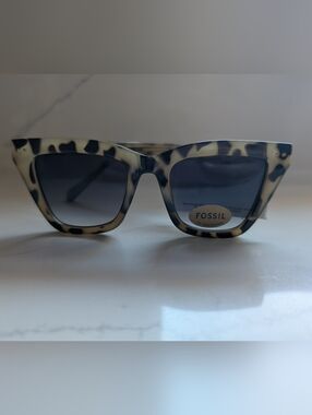 Fossil Beige Tortoiseshell Cat Eye Sunglasses